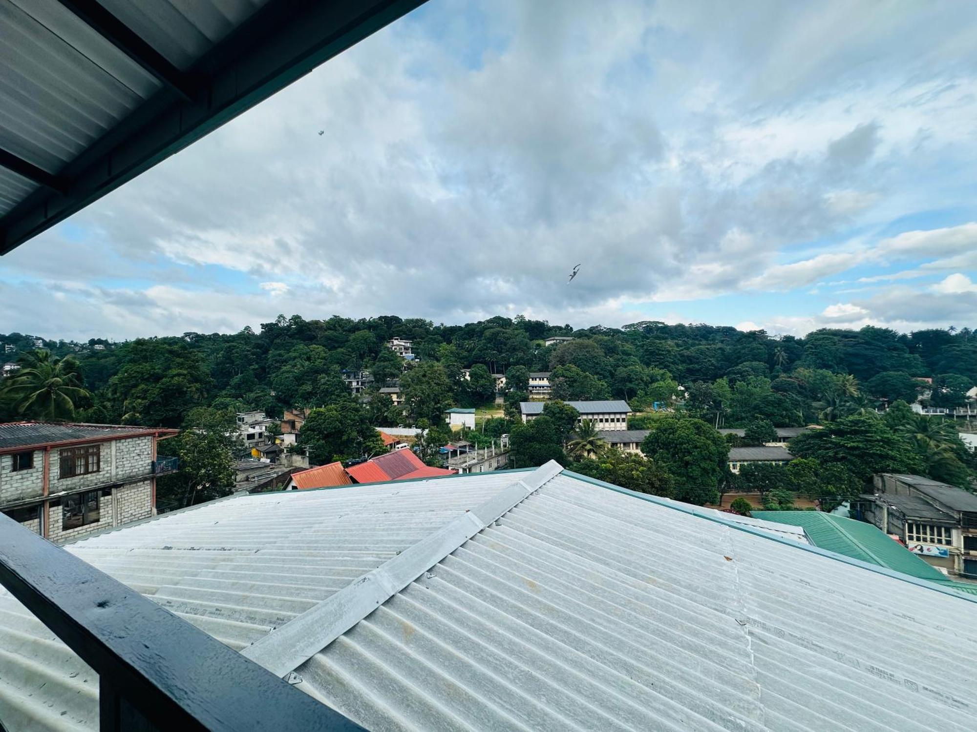 The Sky Tents Kandy Eksteriør billede